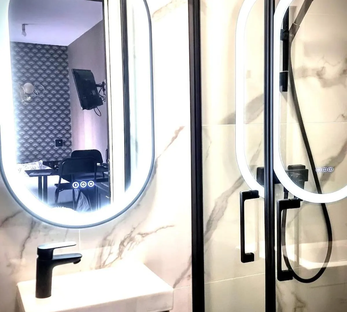 Cosy & Chic - Eiffel Tower Appartement Parijs 0*,